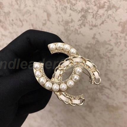 Chanel Brooch 209